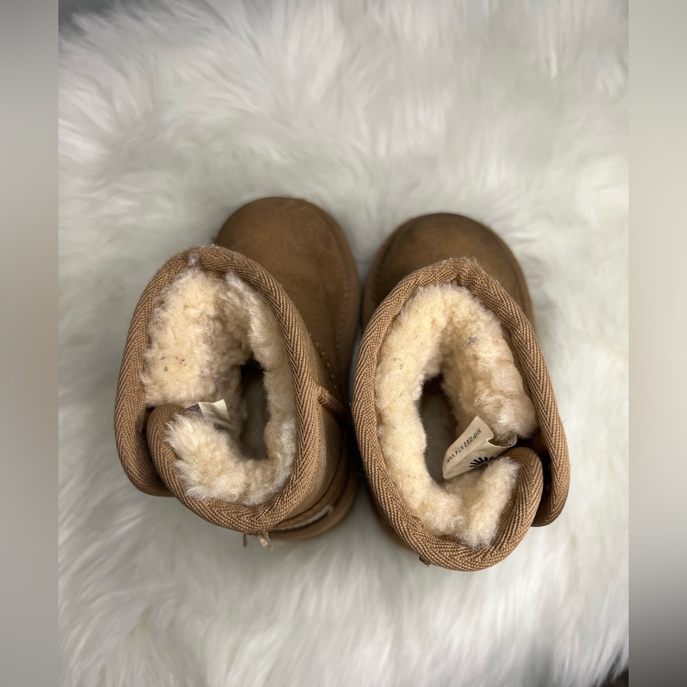 UGG Jona Toddler Baby Suede Shearling TAN SIZE
6 Toddler - Picture 5 of 6
